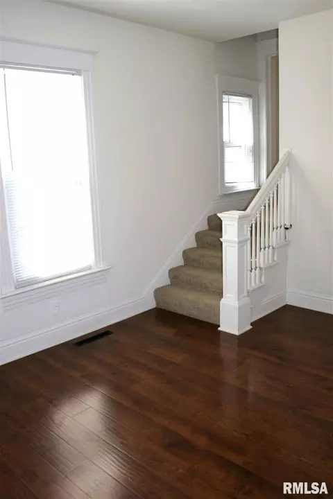 219 E Scarritt St, Springfield, IL 62704 photo 8