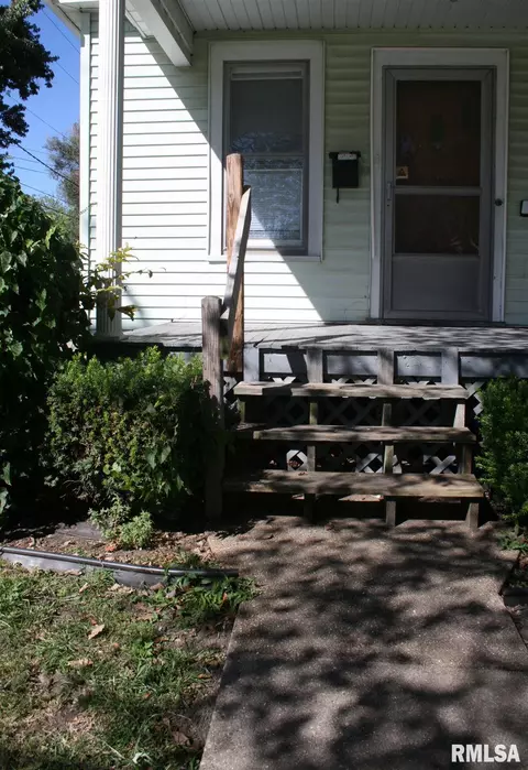 219 E Scarritt St, Springfield, IL 62704 photo 1