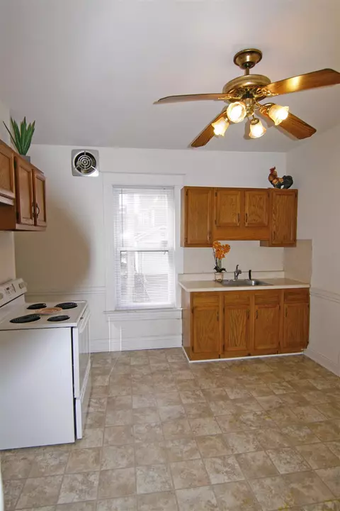219 E Scarritt St, Springfield, IL 62704 photo 10