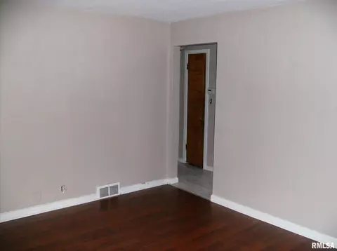 320 S Paul St, Springfield, IL 62703 photo 2