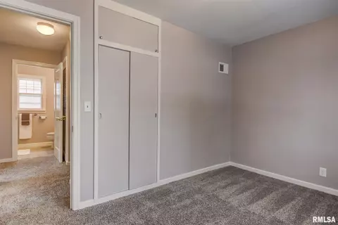2201 S 1st St, Springfield, IL 62704 photo 16