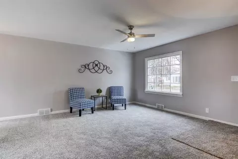 2201 S 1st St, Springfield, IL 62704 photo 4