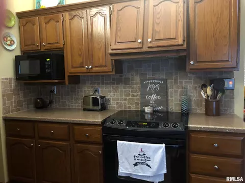 1832 Albert St, Springfield, IL 62702 photo 9