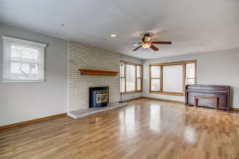 890 Gabriel Rd, Springfield, IL 62712 photo 9