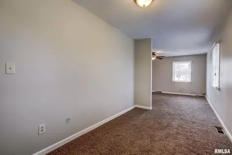 890 Gabriel Rd, Springfield, IL 62712 photo 22