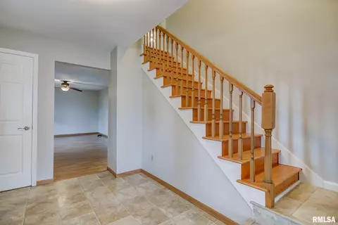 890 Gabriel Rd, Springfield, IL 62712 photo 4