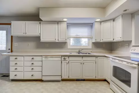 890 Gabriel Rd, Springfield, IL 62712 photo 15
