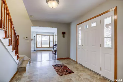 890 Gabriel Rd, Springfield, IL 62712 photo 3