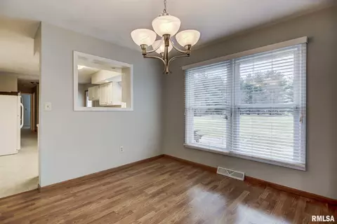 890 Gabriel Rd, Springfield, IL 62712 photo 12