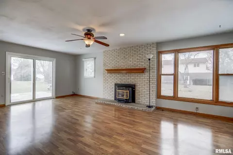 890 Gabriel Rd, Springfield, IL 62712 photo 5