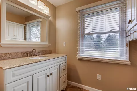 890 Gabriel Rd, Springfield, IL 62712 photo 28