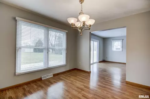 890 Gabriel Rd, Springfield, IL 62712 photo 11