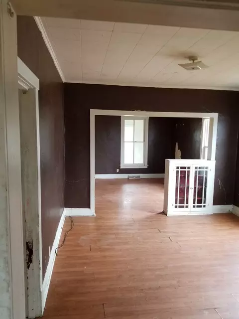 206 N 7th St, Benld, IL 62009 photo 5