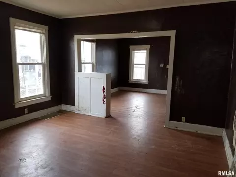 206 N 7th St, Benld, IL 62009 photo 4