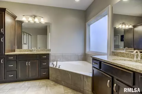 2436 Wimbledon Pl, Springfield, IL 62704 photo 24