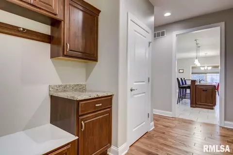 2436 Wimbledon Pl, Springfield, IL 62704 photo 32