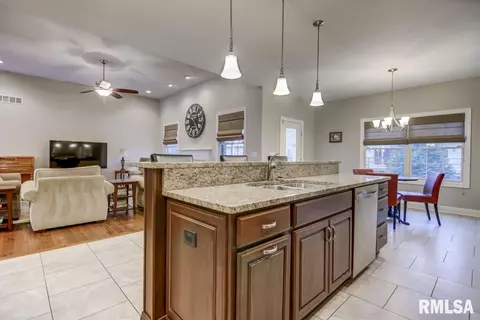 2436 Wimbledon Pl, Springfield, IL 62704 photo 12
