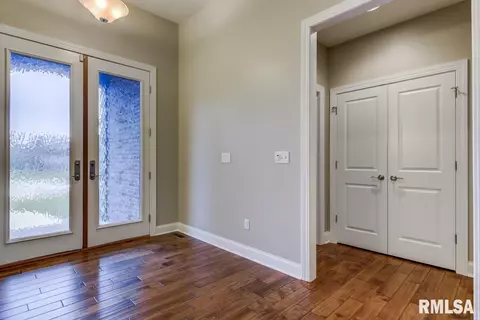 2436 Wimbledon Pl, Springfield, IL 62704 photo 2