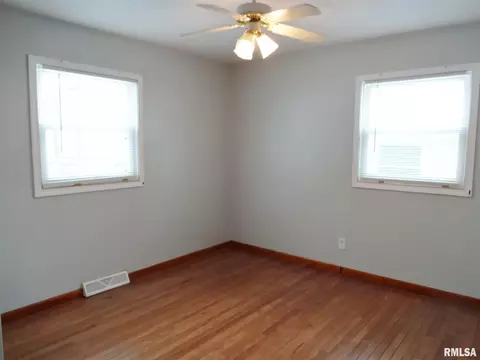 1725 N 19th St, Springfield, IL 62702 photo 8