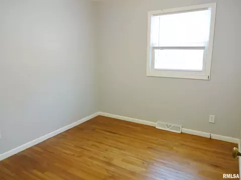 1725 N 19th St, Springfield, IL 62702 photo 10