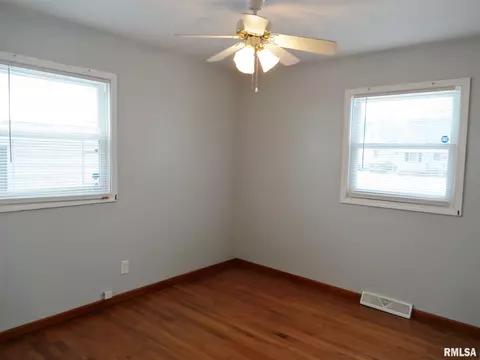 1725 N 19th St, Springfield, IL 62702 photo 9