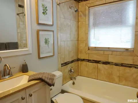 1725 N 19th St, Springfield, IL 62702 photo 11