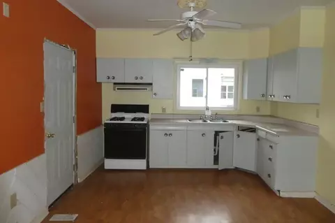 827 S Henrietta St, Springfield, IL 62704 photo 10