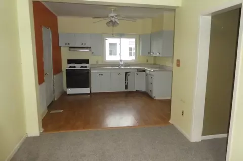827 S Henrietta St, Springfield, IL 62704 photo 9