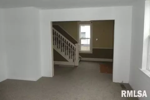 827 S Henrietta St, Springfield, IL 62704 photo 5