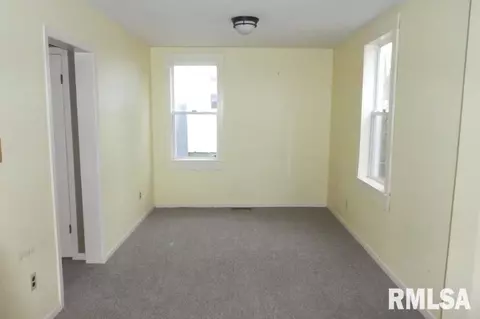 827 S Henrietta St, Springfield, IL 62704 photo 8