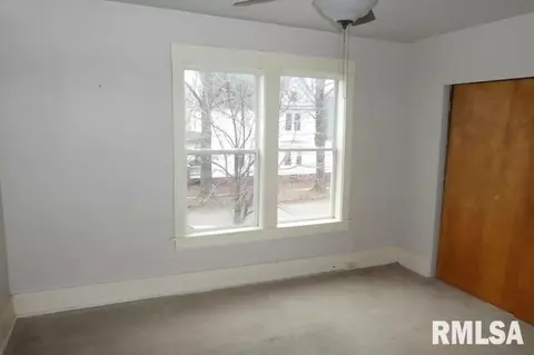 827 S Henrietta St, Springfield, IL 62704 photo 16