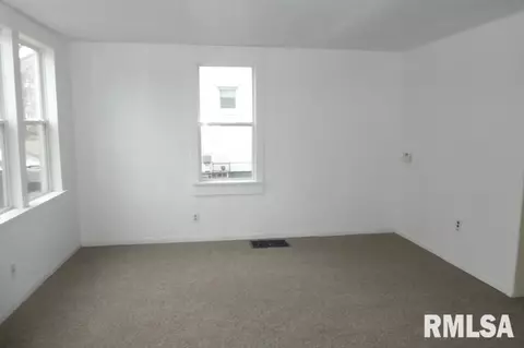 827 S Henrietta St, Springfield, IL 62704 photo 3