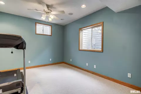 2716 Dickens Dr, Springfield, IL 62711 photo 35
