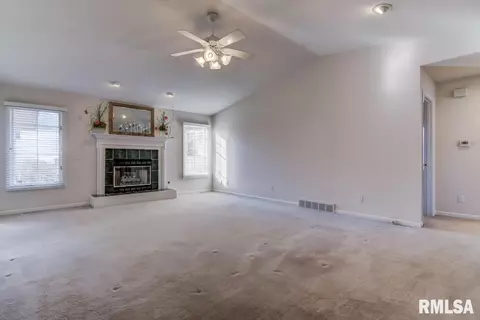 4528 Barrington Dr, Springfield, IL 62711 photo 6