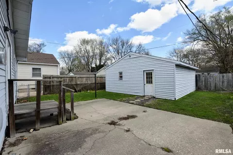 2252 S College St, Springfield, IL 62704 photo 7