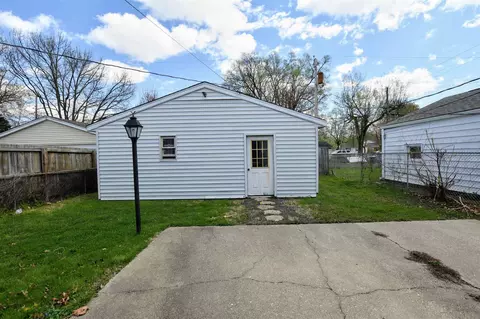 2252 S College St, Springfield, IL 62704 photo 8