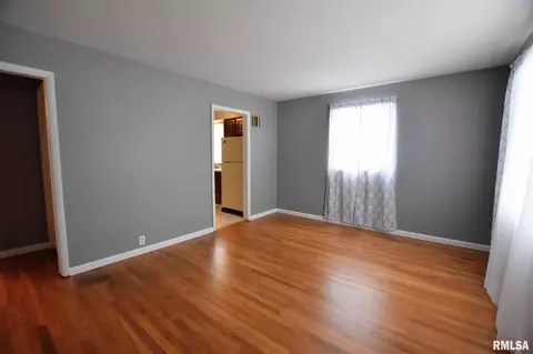 2252 S College St, Springfield, IL 62704 photo 15