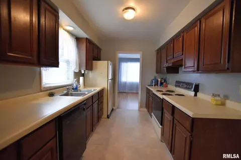 2252 S College St, Springfield, IL 62704 photo 17