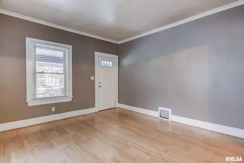 1405 S Walnut St, Springfield, IL 62704 photo 5