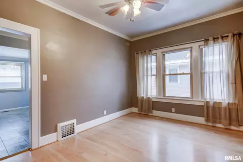 1405 S Walnut St, Springfield, IL 62704 photo 9