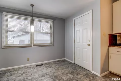 1405 S Walnut St, Springfield, IL 62704 photo 16