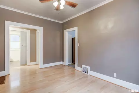 1405 S Walnut St, Springfield, IL 62704 photo 10