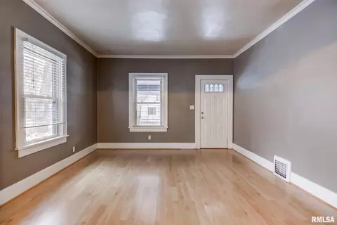 1405 S Walnut St, Springfield, IL 62704 photo 6