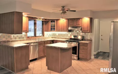 3113 Stonehill Dr, Springfield, IL 62704 photo 22