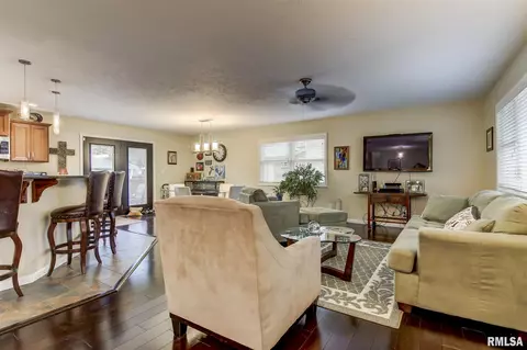2300 Westview Dr, Springfield, IL 62704 photo 5