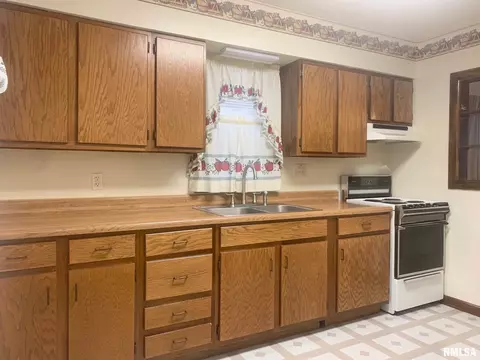 2245 E Grandview Ave, Springfield, IL 62702 photo 7