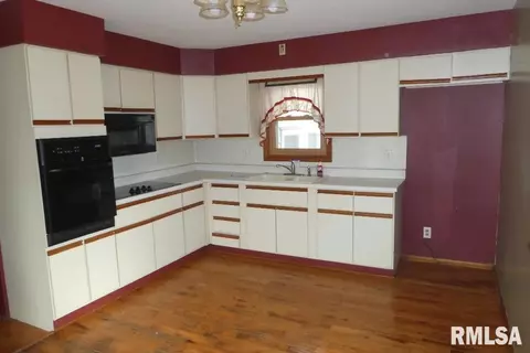 1612 N 8th St, Springfield, IL 62702 photo 4