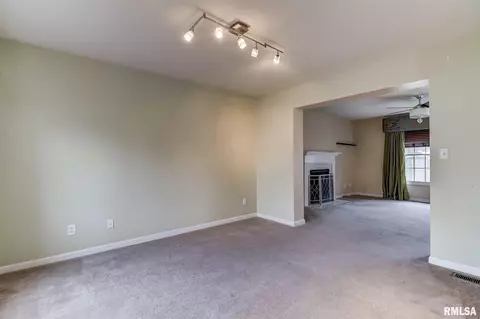 3704 Cranleigh Blvd, Springfield, IL 62712 photo 4