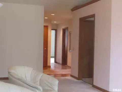 3108 Cascade Dr, Springfield, IL 62704 photo 6