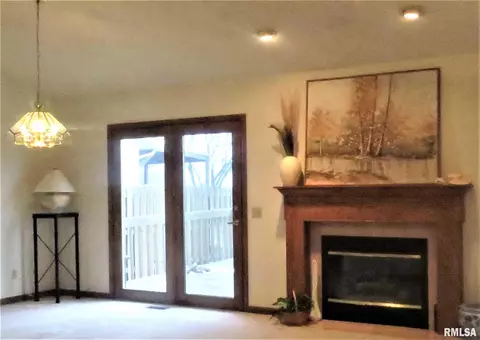 3108 Cascade Dr, Springfield, IL 62704 photo 2